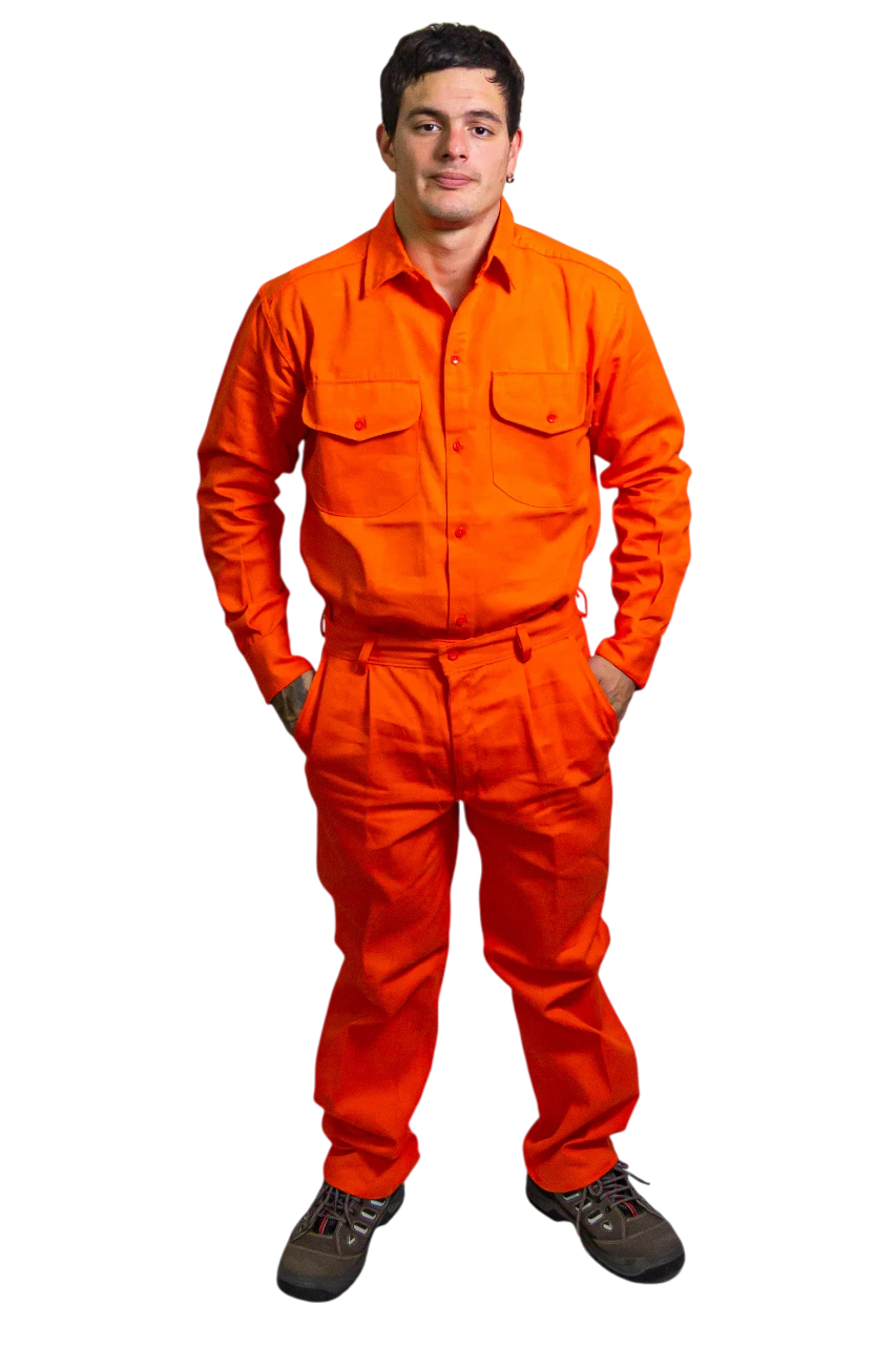 CAMISA Y PANTALON DE GABARDINA