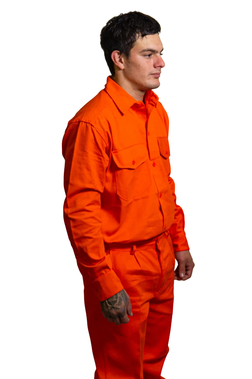 CAMISA Y PANTALON DE GABARDINA